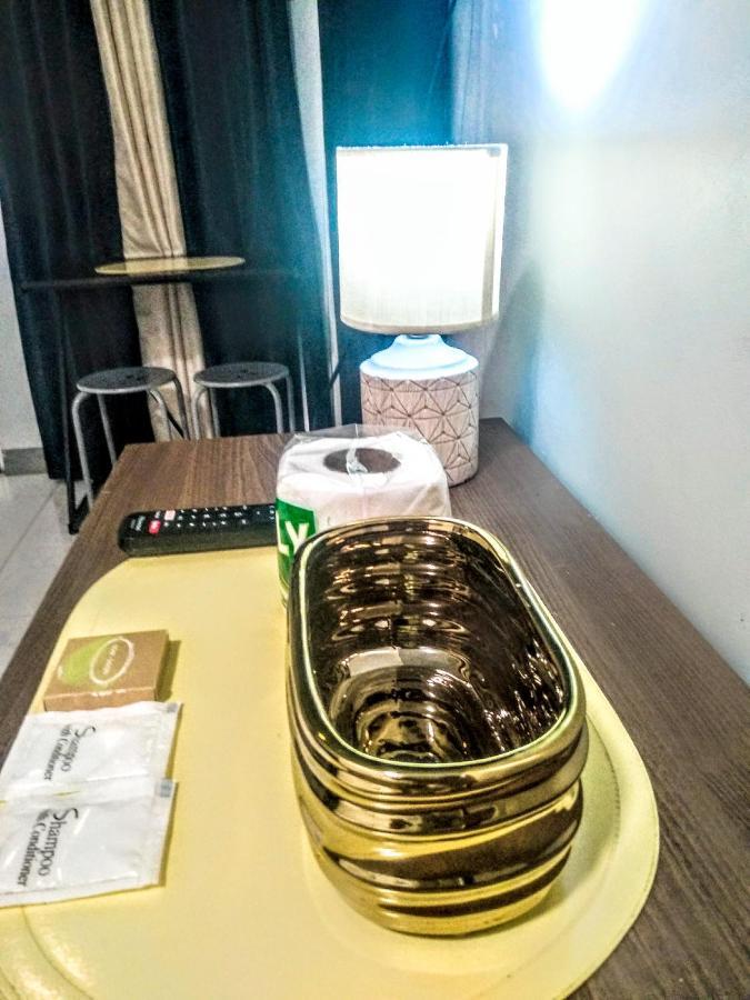Hometel Barrio House Mactan Lapu-Lapu City Buitenkant foto