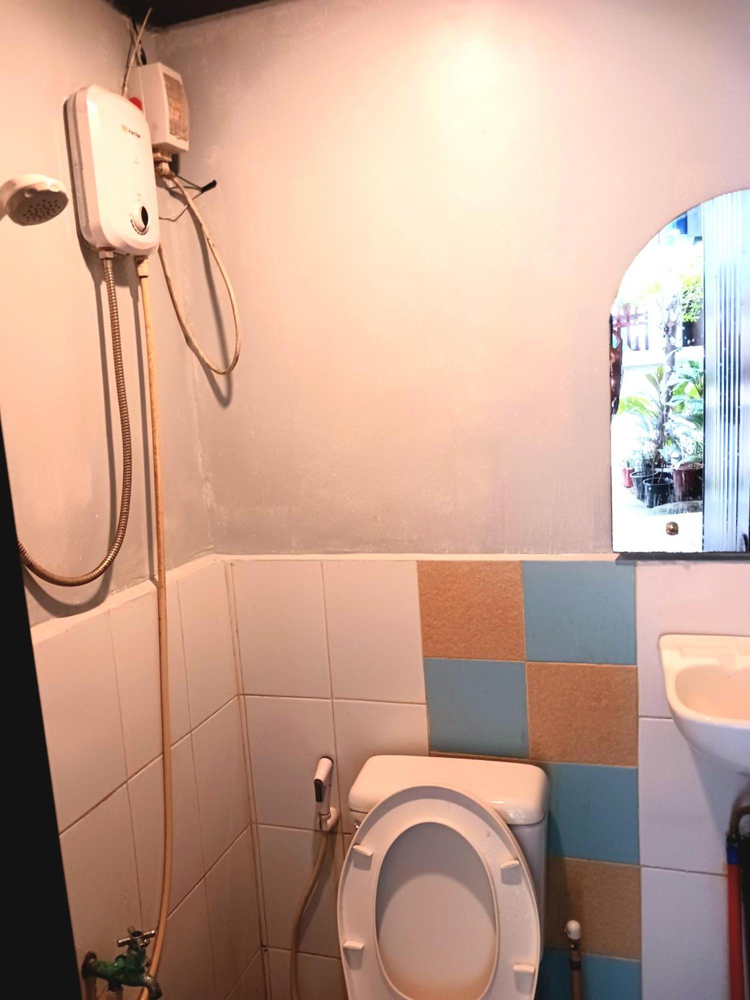 Hometel Barrio House Mactan Lapu-Lapu City Buitenkant foto