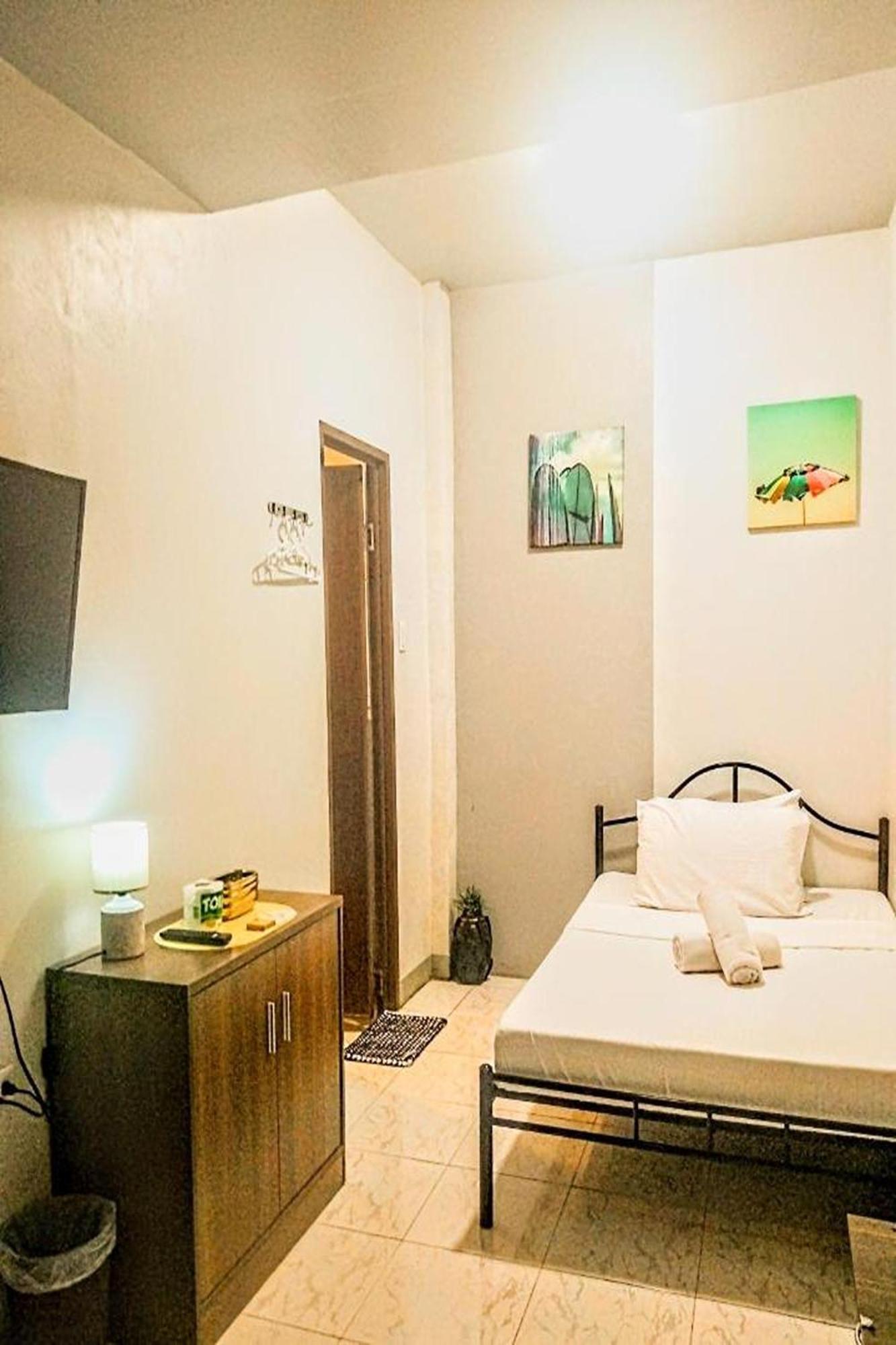 Hometel Barrio House Mactan Lapu-Lapu City Buitenkant foto