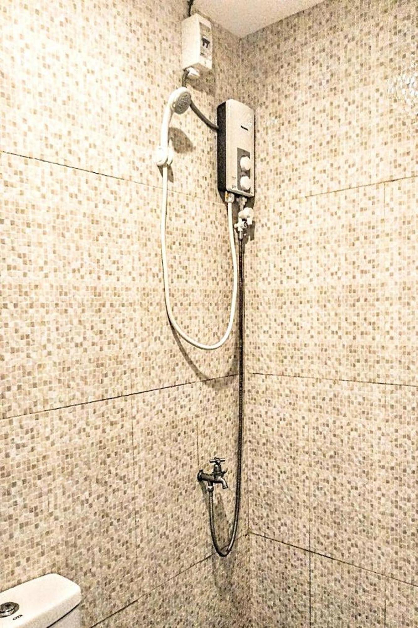 Hometel Barrio House Mactan Lapu-Lapu City Buitenkant foto
