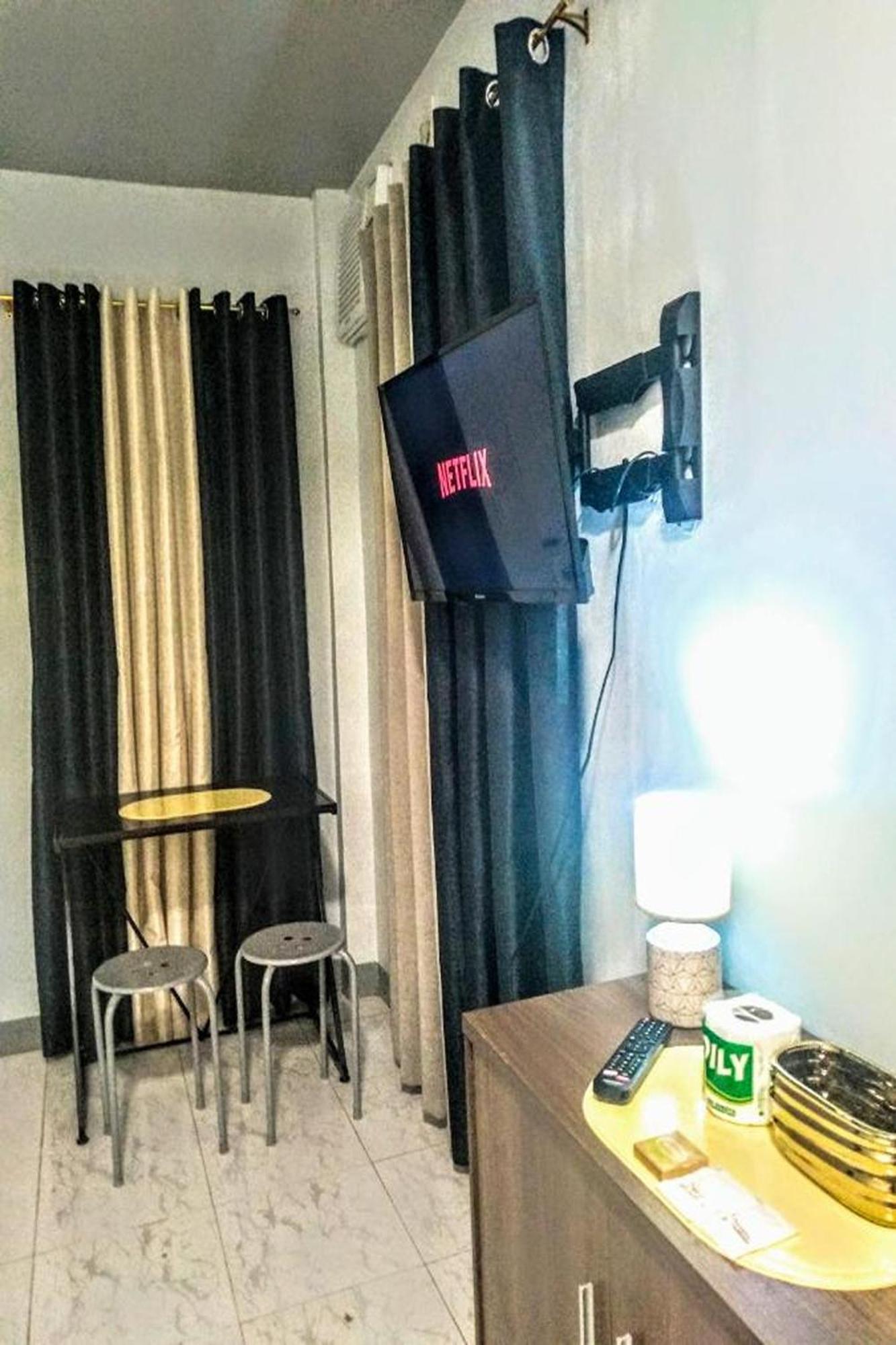 Hometel Barrio House Mactan Lapu-Lapu City Buitenkant foto